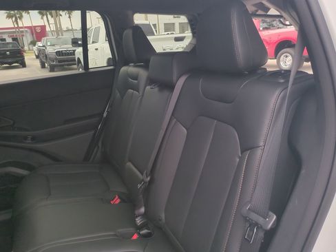 New 2026 Jeep Cherokee Limited image 13