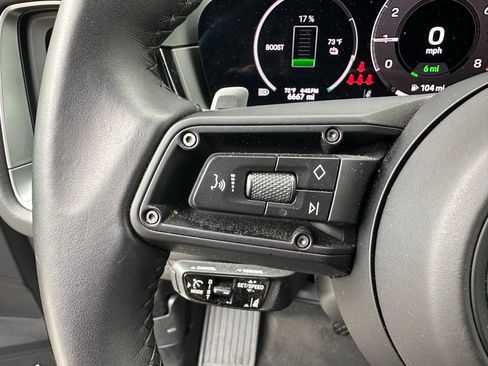 Certified 2025 Porsche Cayenne E-Hybrid AWD/4WD image 18