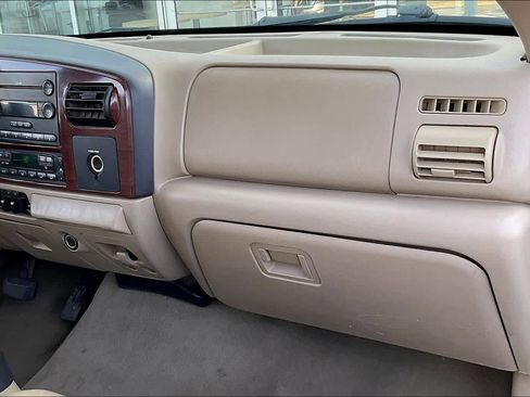 Used 2005 Ford F250 Lariat image 18