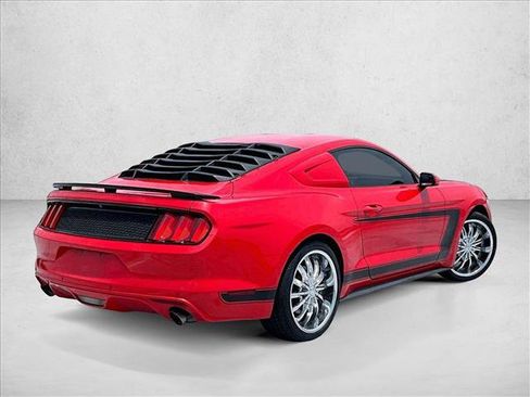Used 2017 Ford Mustang Coupe RWD image 2