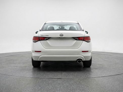 Used 2025 Nissan Sentra SV image 7