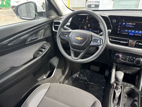 Used 2025 Chevrolet TrailBlazer LT image 30