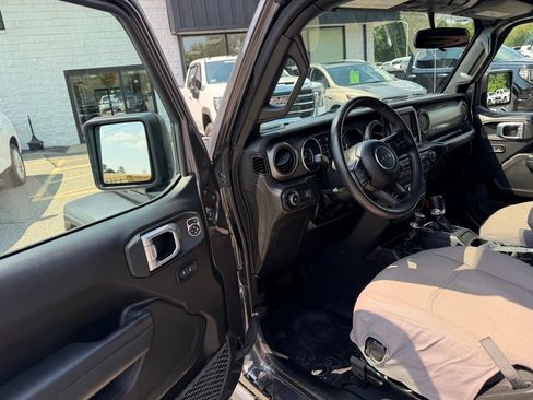 Used 2023 Jeep Wrangler Sport AWD/4WD image 13