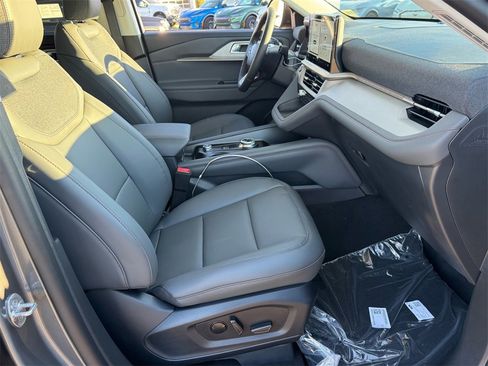 New 2026 Ford Explorer Active w/ Active Comfort Package image 12