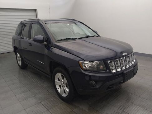 Used 2014 Jeep Compass Latitude w/ All Weather Capability Group AWD/4WD image 13