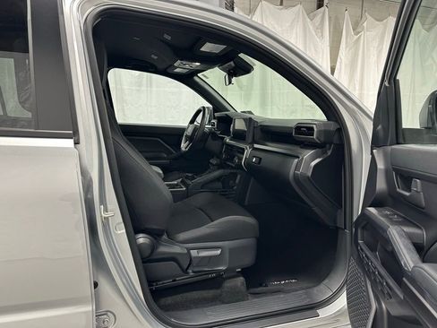 Used 2025 Toyota 4Runner SR5 image 58