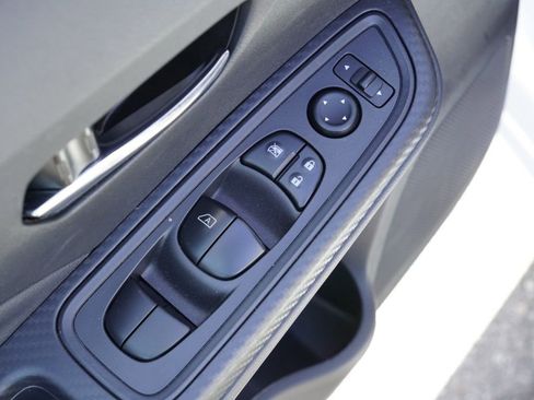 New 2025 Nissan Versa SV w/ Trunk Package FWD image 9
