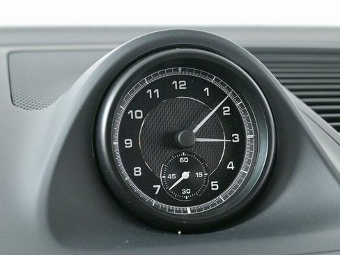 Certified 2025 Porsche Macan image 18