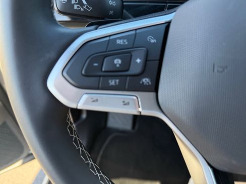 Used 2025 Volkswagen Atlas Cross Sport SE image 20