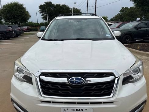Used 2017 Subaru Forester 2.5i Touring AWD/4WD image 7