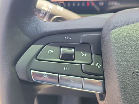 Used 2024 Cadillac XT4 Luxury FWD image 21