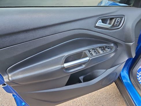 Used 2018 Ford Escape SE w/ SE Sport Appearance Package FWD image 10