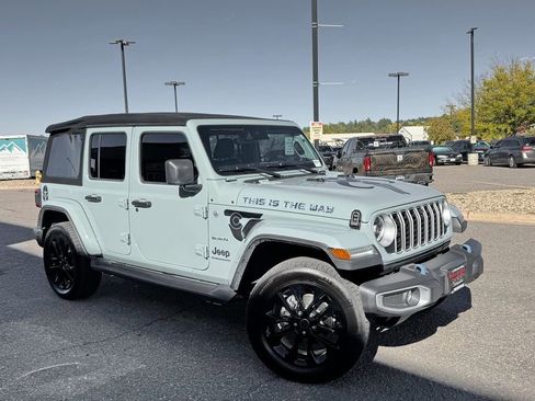 Used 2024 Jeep Wrangler Unlimited Sahara w/ Technology Group image 2