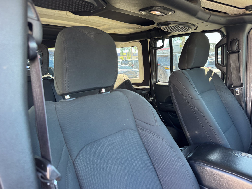 Used 2018 Jeep Wrangler Unlimited Sport S AWD/4WD image 4