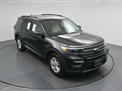 Used 2024 Ford Explorer XLT w/ Equipment Group 202A image 38