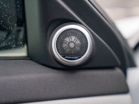 Used 2020 Land Rover Range Rover Evoque First Edition image 11