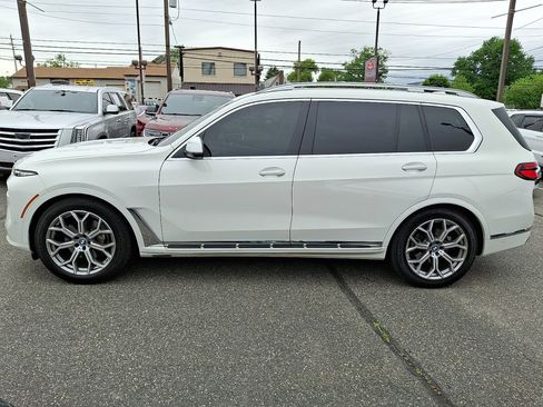 Used 2025 BMW X7 xDrive40i AWD/4WD image 2