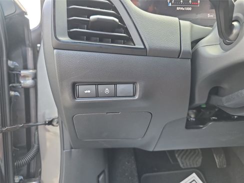New 2026 Nissan Sentra SV w/ SV Convenience Package FWD image 19