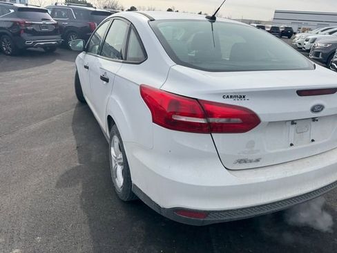 Used 2017 Ford Focus S image 4