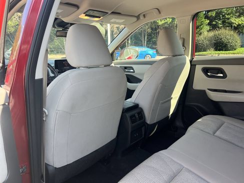 Used 2025 Nissan Rogue SV AWD/4WD image 17