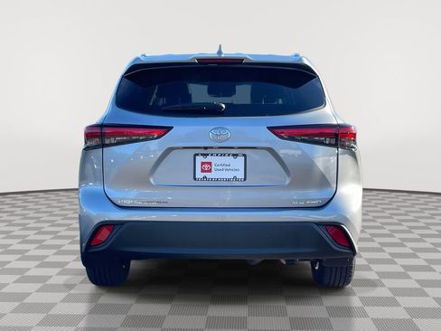 Used 2023 Toyota Highlander XLE image 6