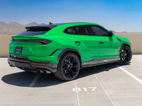 Used 2023 Lamborghini Urus Performante AWD/4WD image 9