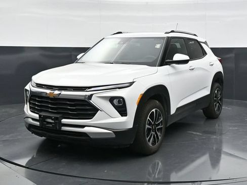 Used 2025 Chevrolet TrailBlazer LT FWD image 5