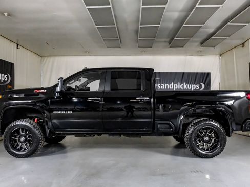 Used 2024 Chevrolet Silverado 2500 Custom w/ Custom Value Package AWD/4WD image 12