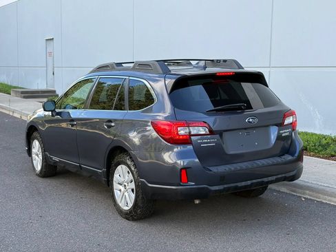 Used 2017 Subaru Outback 2.5i Premium AWD/4WD image 4