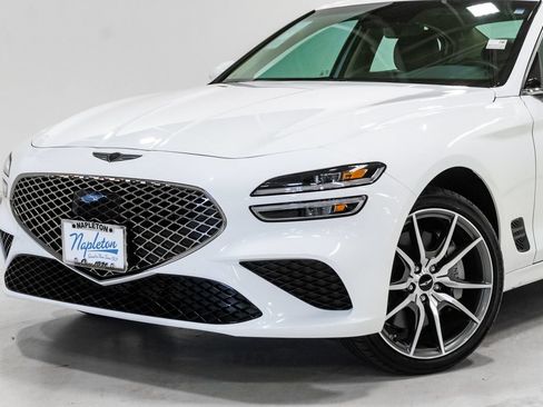 Used 2025 Genesis G70 2.5T AWD/4WD image 2