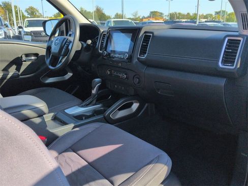 Used 2024 Nissan Frontier SV w/ Technology Package image 20