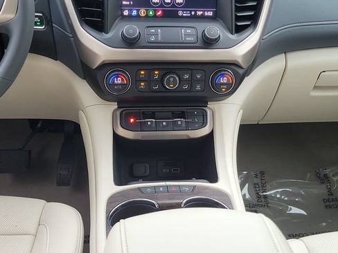Certified 2023 GMC Acadia Denali w/ Denali Ultimate Package FWD image 21
