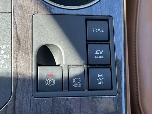 Used 2023 Toyota Highlander Platinum image 35