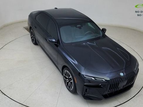 Used 2023 BMW 740i w/ Parking Assistance Package RWD image 76