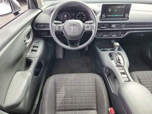 Used 2023 Honda HR-V LX image 11