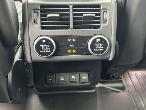 Used 2022 Land Rover Discovery HSE R-Dynamic image 17