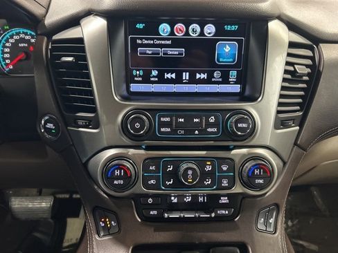 Used 2017 Chevrolet Suburban LT w/ LT Signature Package image 19