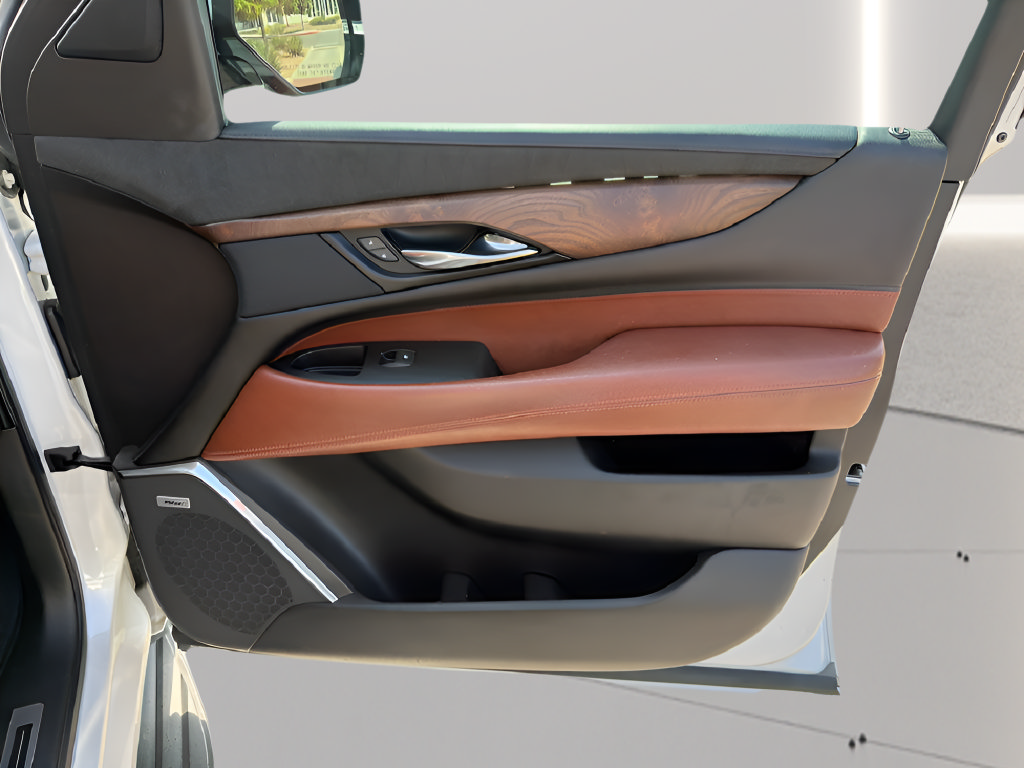 Used 2020 Cadillac Escalade Premium Luxury RWD image 41