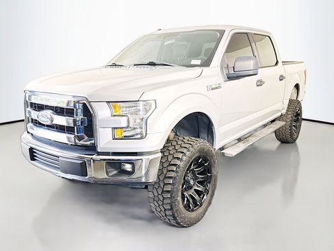 Used 2017 Ford F150 XLT RWD image 4