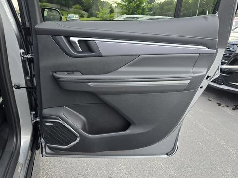 New 2026 Buick Enclave Sport Touring w/ Super Cruise Package image 32