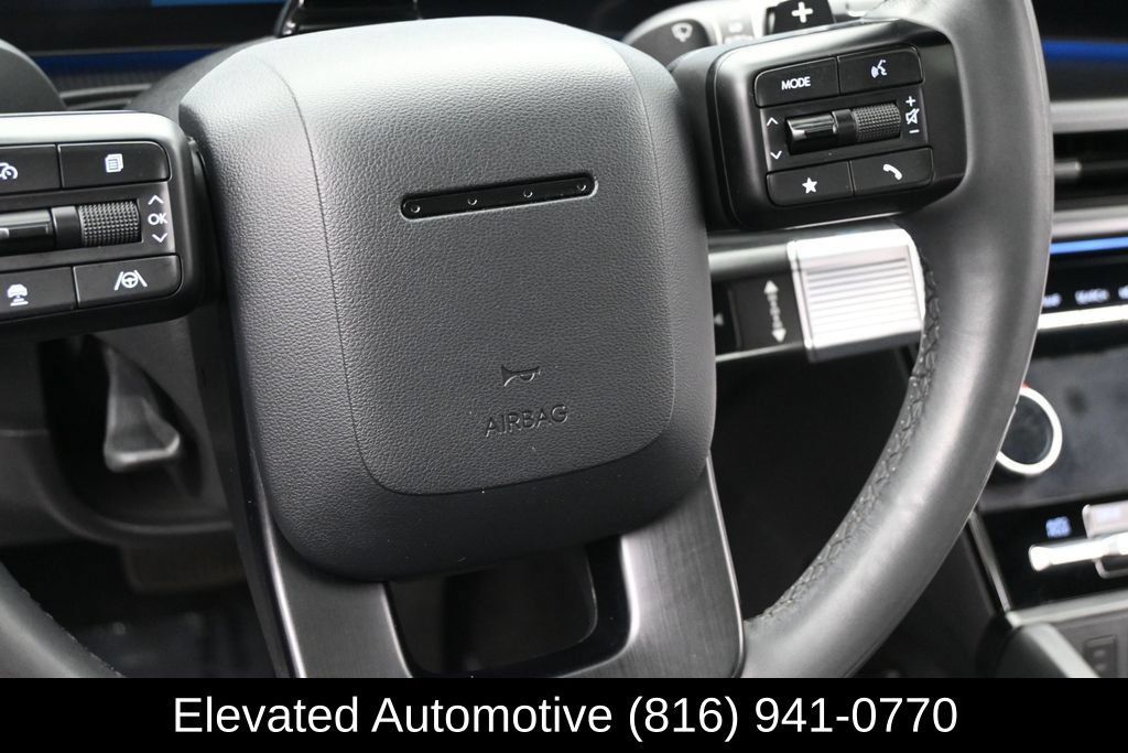 Used 2025 Hyundai Santa Fe Calligraphy AWD/4WD image 18