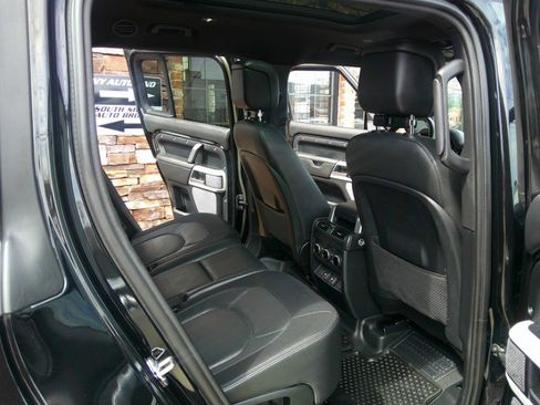 Used 2023 Land Rover Defender 130 X-Dynamic SE AWD/4WD image 47