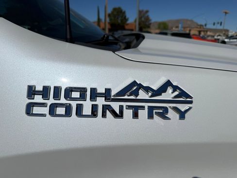 Used 2023 Chevrolet Silverado 1500 High Country w/ Technology Package image 5