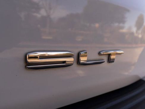 Used 2023 GMC Yukon XL SLT image 43