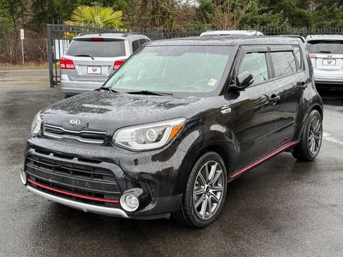 Used 2017 Kia Soul ! w/ Tech Package FWD image 3
