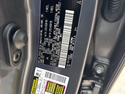 Used 2022 Toyota Highlander XLE FWD image 34