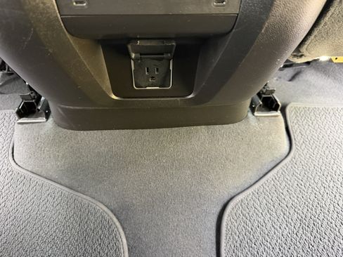 Used 2025 GMC Yukon Denali AWD/4WD image 11