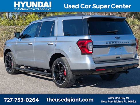 Used 2023 Ford Expedition Limited image 3