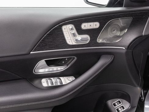 Used 2025 Mercedes-Benz GLE 450e 4MATIC w/ AMG Line Exterior image 6
