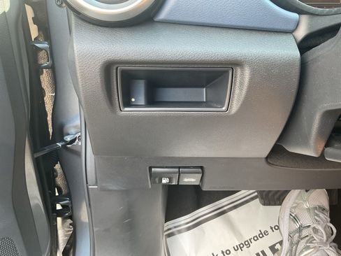 Used 2025 Nissan Versa SV FWD image 16
